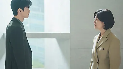 En la serie 'Hoy también voy a trabajar', Seo In-guk enfrenta una crisis profesional tras su relación amorosa en el trabajo.
