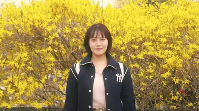 Lim Su-hyeon sends a greeting to a long-lost friend with the release of her new song, "The City of Light"