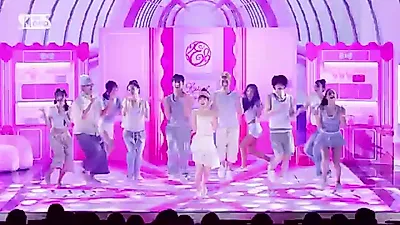 Singer Kwon Eunbi proves her unrivaled stage presence with 'DEJAVU'