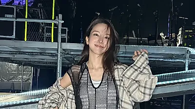 Song So-hee, taking off Hanbok for a mesh dress… a bold transformation shown at the Saba Festival