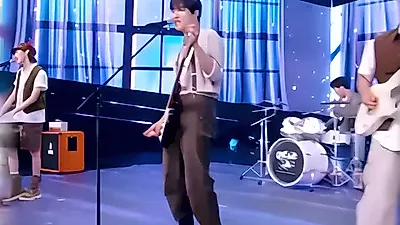 ONEWE delivers a powerful live performance of 'Scenario' on Music Bank