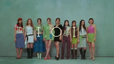 I.O.I claims two consecutive months at No. 1 with 10th anniversary album