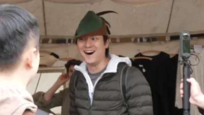 Ko Kyung-pyo se transforma en Robin Hood en un festival medieval alemán