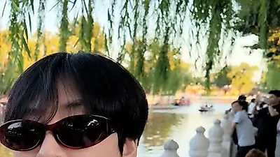 Eunhyuk releases vlog in Beijing with Shin Dong-hyung, featuring everything from shopping to Jajangmyeon