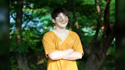 Dino de SEVENTEEN debuta en National Singing Contest con su alter ego 'Pi-cheol-in'
