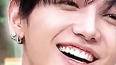 Myung Jaehyun de BOYNEXTDOOR demuestra su talento como genio de la variedad en el juego de mímica.
