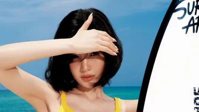 Red Velvet's Joy, 'Velvet Summer' concept holding a surfboard