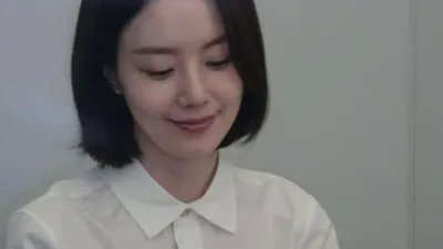 En la serie 'cheek heart.', Moon Chae-won comparte su vida cotidiana tras su matrimonio con un nuevo look de cabello corto.