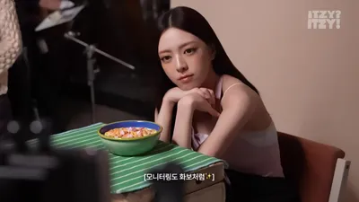 ITZY's Yuna shines in behind-the-scenes footage from a commercial shoot