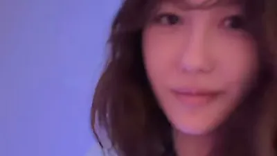 En la serie 'HOPE', Lee Ji-ah luce una belleza pura en su reciente visita a un museo, despejando…