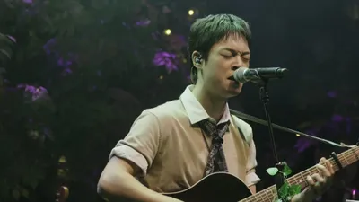Lacuna's Jang Kyung-min performs live version of 'Summer of the Universe' at concert