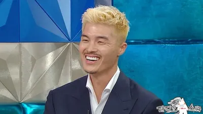 Kim Young-kwang, quien repartió tarjetas de visita de YouTube incluso durante la negociación de un accidente de tráfico