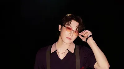 Dino's New Alter Ego 'Pi-Cheol-In': Tales of His First Mini Album Shared at a Retro Music Bar