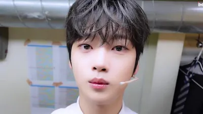 WEi's Kang Seok-hwa transforms into a musical actor, sharing a spirited message instead of tears