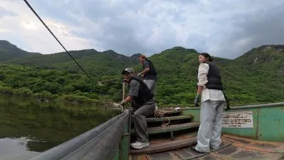 Casa de tierra en las remotas montañas de Yeongwol, accesible solo en bote de cuerda, propiedad con…