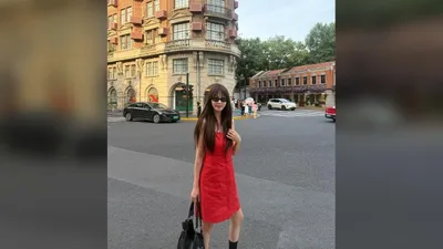 Kang Ye-won comparte novedades de su viaje con un vestido rojo: "Recuerdos preciados"