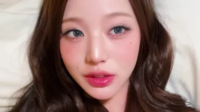 Jang Wonyoung shows her candid side in 'Nup-terview,' sharing behind-the-scenes stories from her world tour