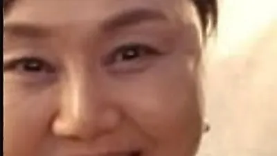 Lee Kyung-sil recarga energías con encuentro con sus fans