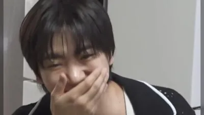 Lee Ju-seung, quien donó la totalidad de los 100 millones de wones de su premio, le entregó la victoria a su abuela