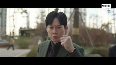 Park Byeong-eun muestra su furia como Park Hae-gang en medio del Conflicto por la reurbanización de apartamentos.