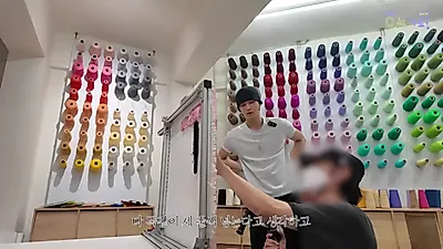 Xdinary Heroes Odd demonstrates exceptional focus during workshop experience