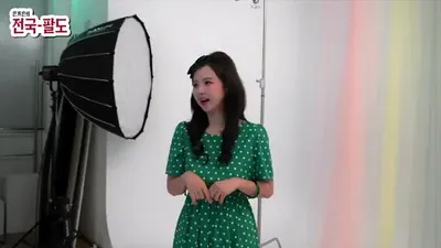 Singer Eun Ga-eun's Playful Charm Revealed During 'Jeon-guk Pal-do' Jacket Photo Shoot