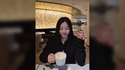 Kim Yuna revela su vida cotidiana y sencilla jugando con su perro