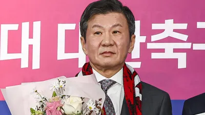 Park Hye-kang es elegida presidenta del complejo residencial con una votación abrumadora…
