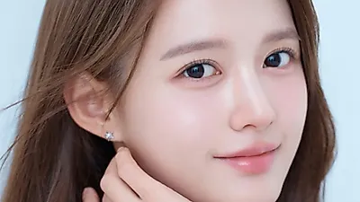 En la serie 'Sunday Sunday Night - Choir of Angels', Nam Bo-ra revela sus fotos de perfil de antes…