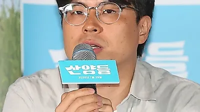입시 대신 소동물 구출 택한 네 소녀, 영화
