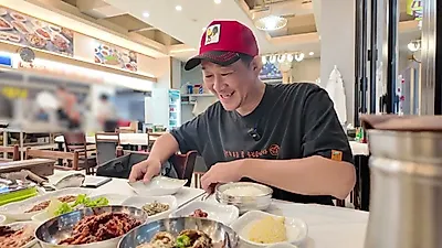 El menú de Gejang-baekban en 'Suni-ne Bapsang' de Yeosu: estofado de pez aguja y guarniciones por 15,000 wones