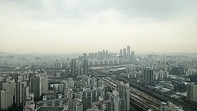 서울 아파트 0.12% 상승 뒤 ‘두 시장’…강남 -0.34%, 서대문 +0.36%