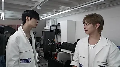 이븐(EVNNE), 소리 채집하는 연구원 컨셉의 미니 6집 자켓 촬영 현장