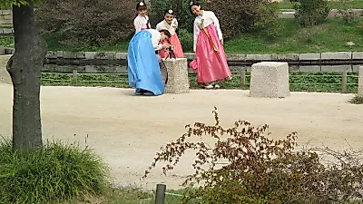 방한객 1,711만…한영 자료 카드소비 966억원 차이