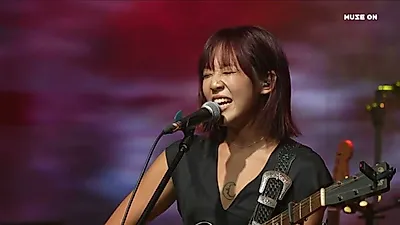 Meaningful Stone 在 MUSE ON 音乐节演唱《Summer, Summer, Summer》舞台