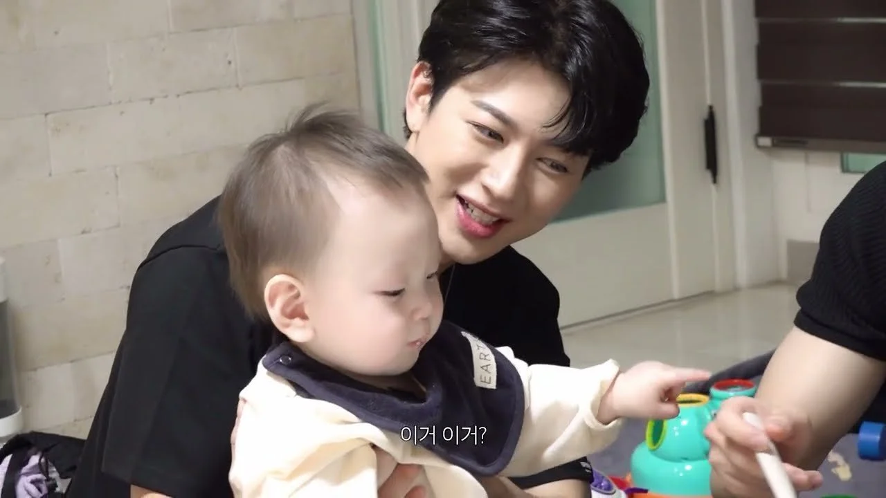 "이걸 매일 해야 한다니" iKON 멤버들이 마주한 14개월 아기 육아의 현실