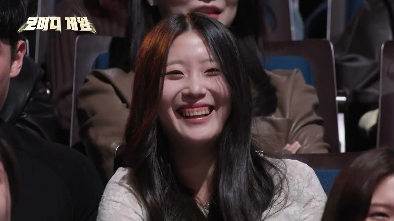 "Let's have a pretty daughter next year": Gag Concert features comedy games with audience and American pro wrestler