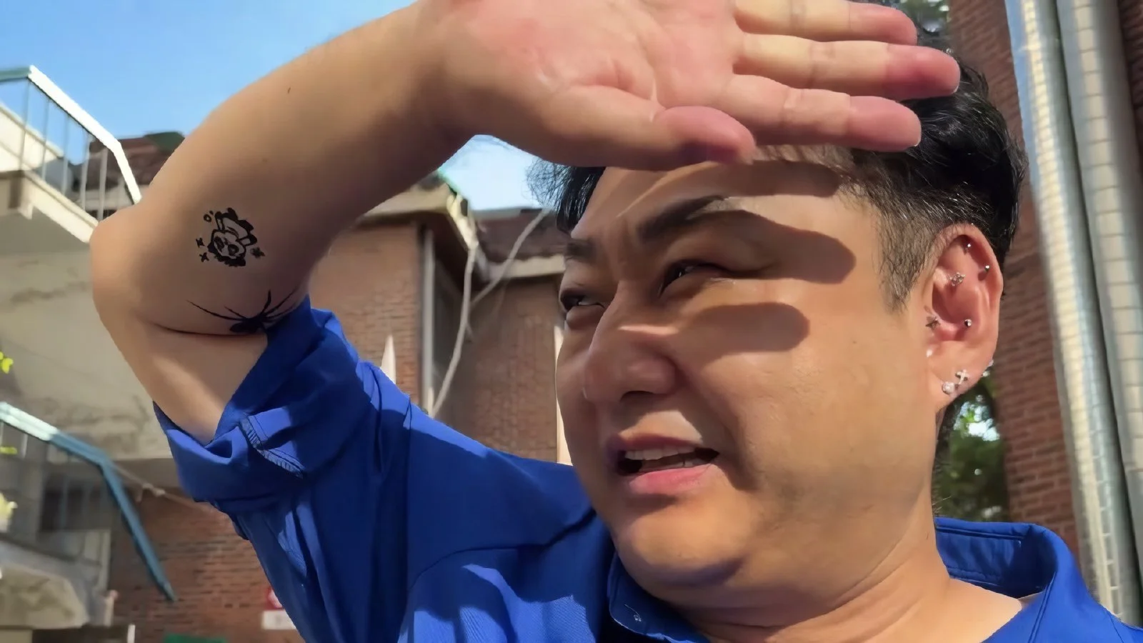 팔 흉터 가릴 '판다' 타투 선택한 김수용, 홍대에서 진행한 커버업 작업