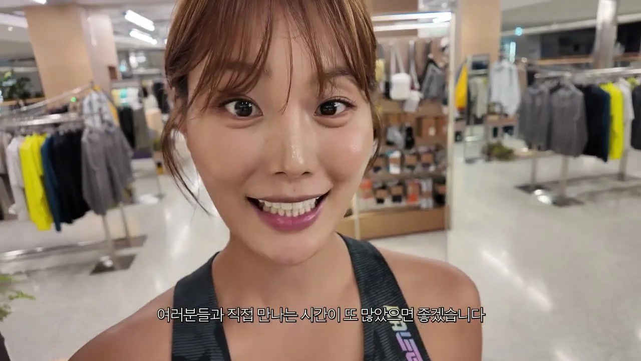 Creator Kang So Yeon completes 5km city run with 15 participants in Yeouido