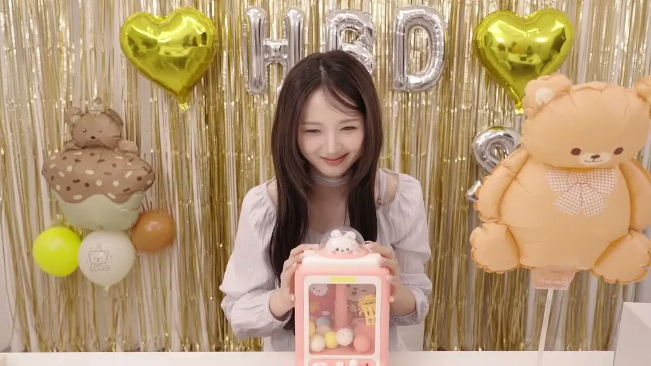 “大家都不知道我的生日” 李知禹直播分享生日误会及麻辣烫吃播