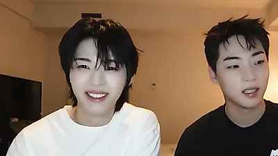 ONF HYOJIN与Yoon测评日本三大便利店美食：从蜜瓜面包到布丁的“高甜”体验