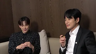 Im Siwan and Director Park Dan-hee engage in playful "interview" to promote 'Love In Disguise'