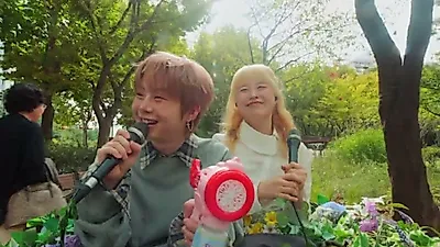 음율, 리어카 타고 찾아온 버스킹…신곡 '체스카에게 여름을' 담은 청춘의 메시지