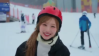 RESCENE's Woni and MINAMI face beginner skiing challenges in Jeongseon