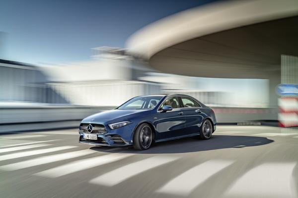 벤츠코리아, 고성능 스포츠 세단 'AMG A 35 4MATIC 세단' 출시 (사진 1)