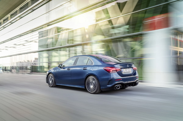 벤츠코리아, 고성능 스포츠 세단 'AMG A 35 4MATIC 세단' 출시 (사진 2)