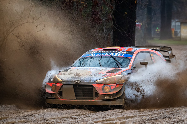 현대차, 라이벌 도요타 제치고 WRC 2연패 (사진 1)
