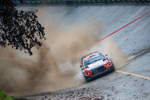 현대차, 라이벌 도요타 제치고 WRC 2연패 (사진 2)