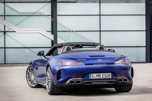 벤츠 코리아, '더 뉴 메르세데스 AMG GT C 로드스터' 출시 (사진 4)