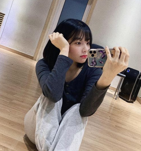 "이나은 포함 에이프릴 모든 멤버가..." 이현주 왕따논란 밝힌 동창 (사진 2)